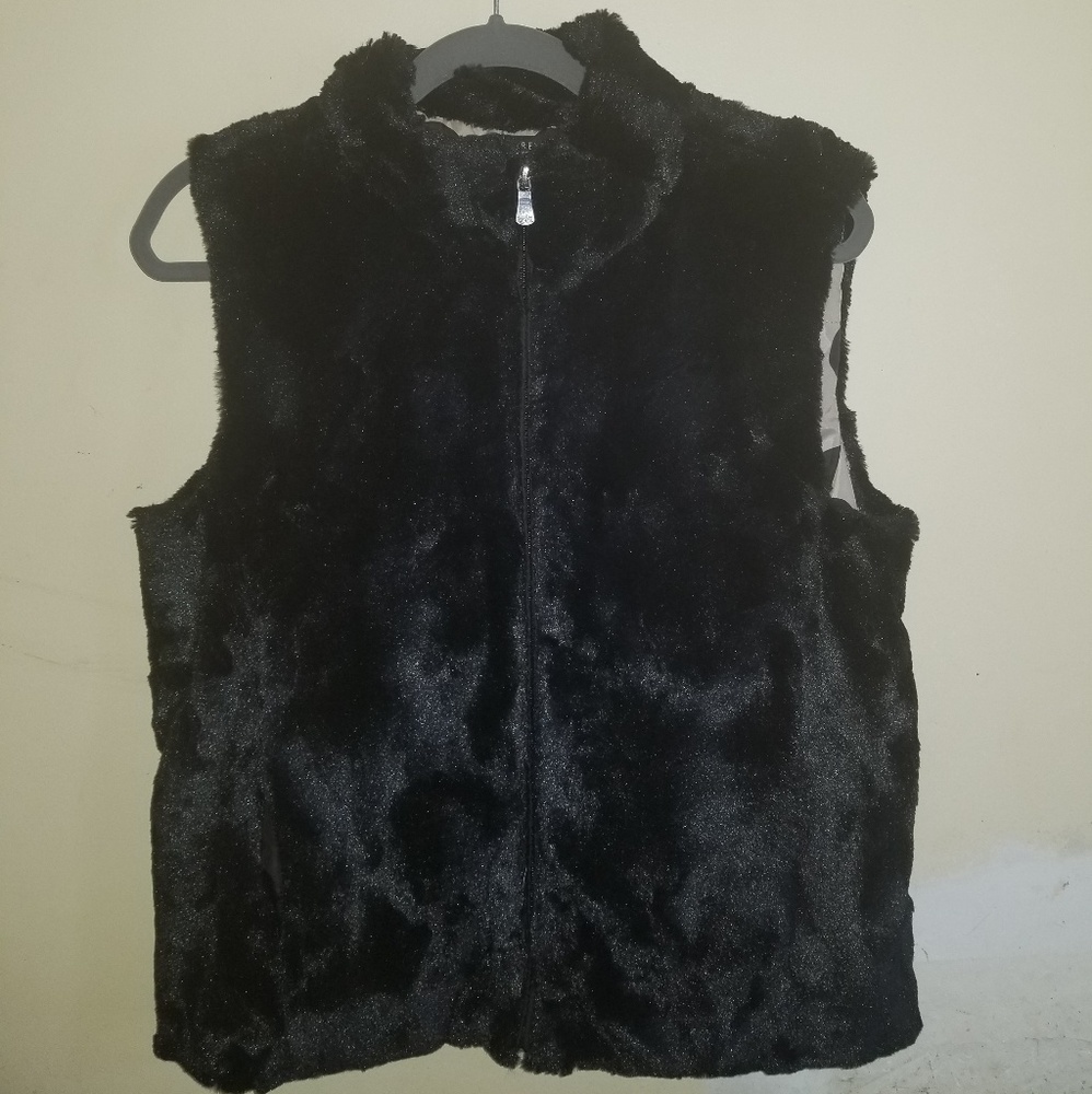 ELLEN REYES BLACK VEST !